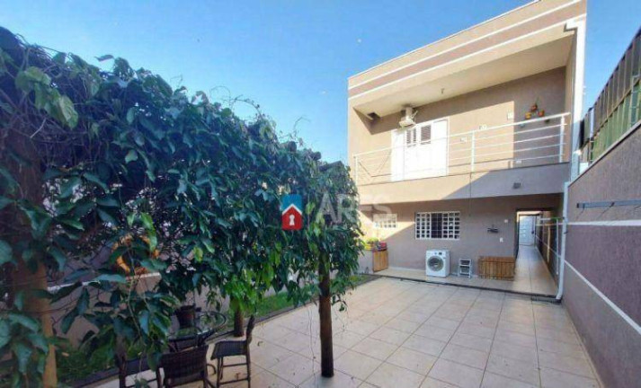 Casa com 3 Quartos à Venda, 202 m² em Parque Novo Mundo - Americana