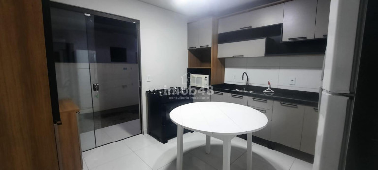 Sobrado com 2 Quartos à Venda, 73 m² em Forquilhas - São José