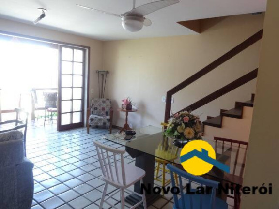 Casa com 3 Quartos à Venda, 205 m² em Camboinhas - Niterói