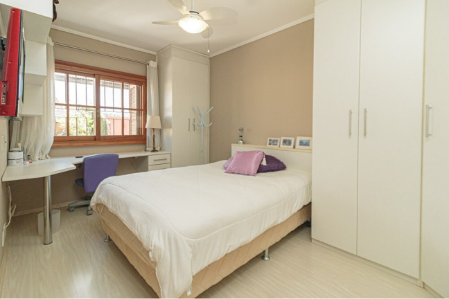 Imagem Casa com 4 Quartos à Venda, 314 m² em Chácara Das Pedras - Porto Alegre Imagem Casa com 4 Quartos à Venda, 314 m² em Chácara Das Pedras - Porto Alegre