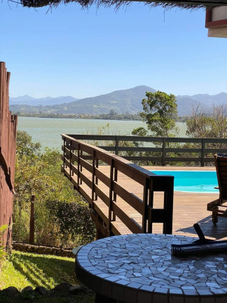 Imagem Casa com 3 Quartos à Venda, 235 m² em Ibiraquera - Imbituba