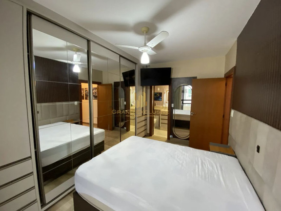 Imagem Apartamento com 2 Quartos à Venda, 80 m² em Centro - Balneário Camboriú
