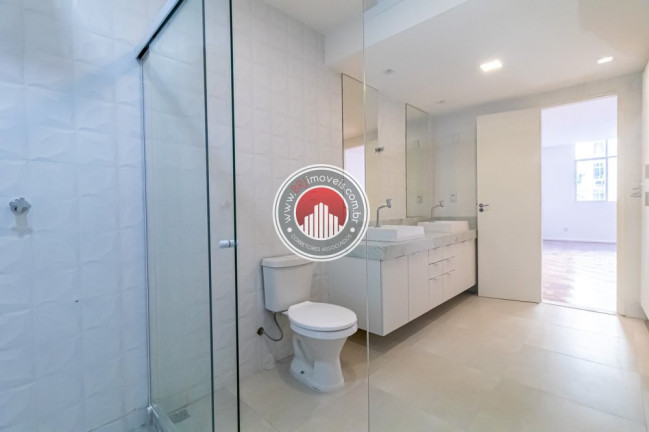 Imagem Apartamento com 4 Quartos à Venda, 330 m² em Copacabana - Rio De Janeiro Imagem Apartamento com 4 Quartos à Venda, 330 m² em Copacabana - Rio De Janeiro