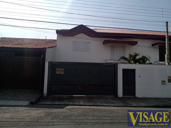 Sobrado com 4 Quartos à Venda,  em Cid. Jardim - Jacareí