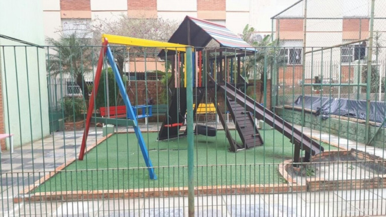 Imagem Imóvel com 3 Quartos à Venda, 68 m² em Cristal - Porto Alegre Imagem Imóvel com 3 Quartos à Venda, 68 m² em Cristal - Porto Alegre
