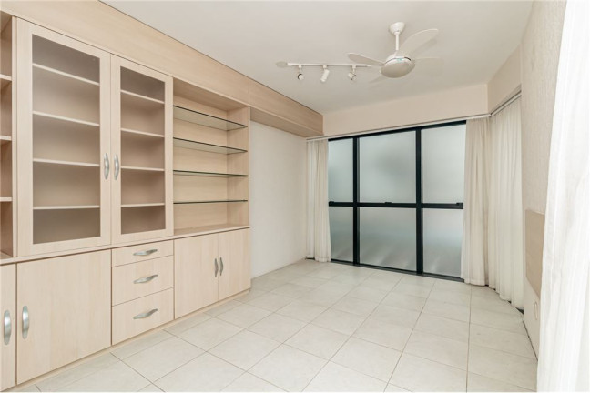 Imagem Sala Comercial à Venda, 34 m² em Auxiliadora - Porto Alegre Imagem Sala Comercial à Venda, 34 m² em Auxiliadora - Porto Alegre