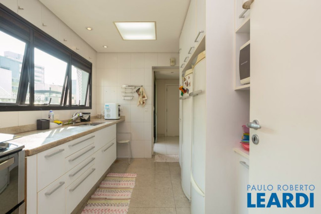 Imagem Apartamento com 4 Quartos à Venda, 235 m² em Aclimação - São Paulo Imagem Apartamento com 4 Quartos à Venda, 235 m² em Aclimação - São Paulo