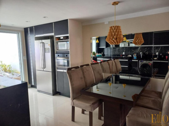 Imagem Sobrado com 3 Quartos à Venda, 250 m² em Pioneiros - Balneário Camboriú