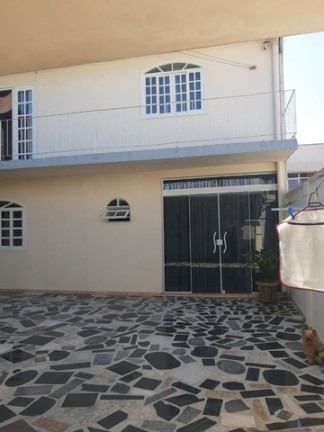 Sobrado com 3 Quartos à Venda, 220 m² em Costeira - Araucária