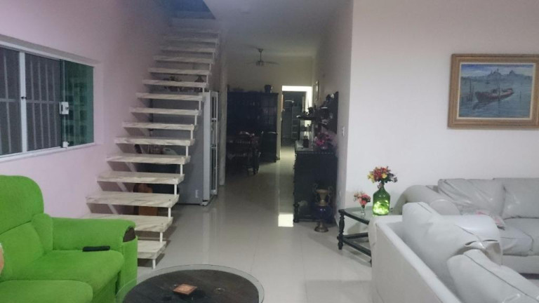 Imagem Sobrado com 4 Quartos à Venda, 320 m² em Maracanã - Praia Grande Imagem Sobrado com 4 Quartos à Venda, 320 m² em Maracanã - Praia Grande