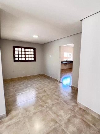 Imagem Casa com 3 Quartos à Venda, 243 m² em Parque Das Laranjeiras Acréscimo - Goiânia Imagem Casa com 3 Quartos à Venda, 243 m² em Parque Das Laranjeiras Acréscimo - Goiânia