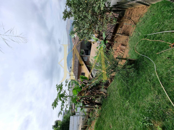 Imagem Casa com 3 Quartos à Venda, 450 m² em Quitandinha - Timóteo