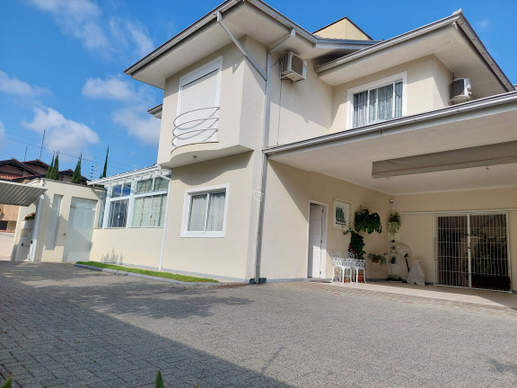 Casa com 3 Quartos à Venda, 130 m² em Glória - Joinville