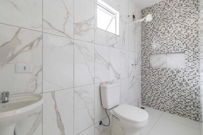 Imagem Casa com 2 Quartos à Venda, 138 m² em Xaxim - Curitiba