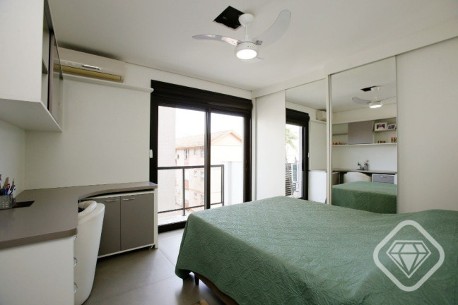 Imagem Apartamento com 2 Quartos à Venda,  em Menino Deus - Porto Alegre