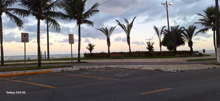 Casa com 2 Quartos à Venda,  em Maracana - Praia Grande