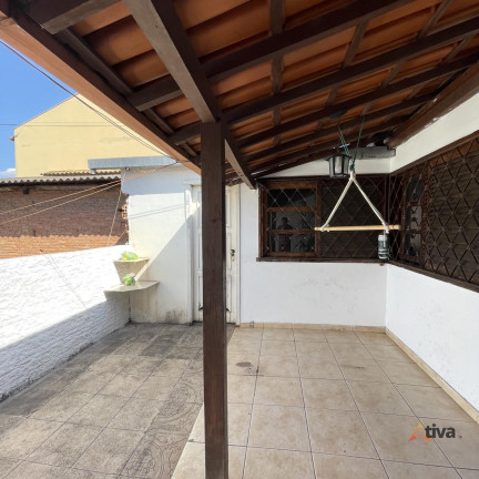 Imagem Casa com 4 Quartos à Venda, 175 m²