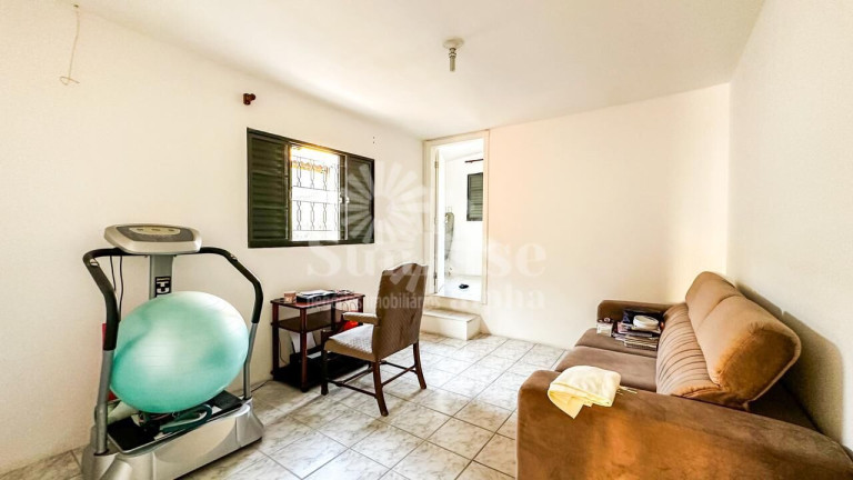 Imagem Casa com 3 Quartos à Venda, 180 m² em Vila Pirajussara - São Paulo