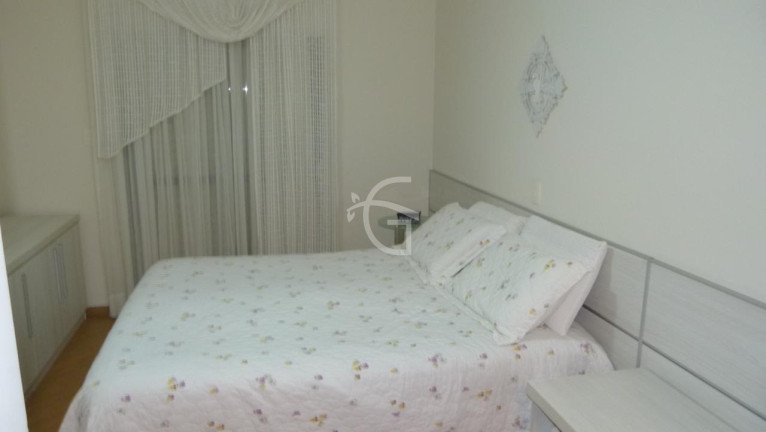 Imagem Imóvel com 3 Quartos à Venda, 412 m² em Centro - Joinville