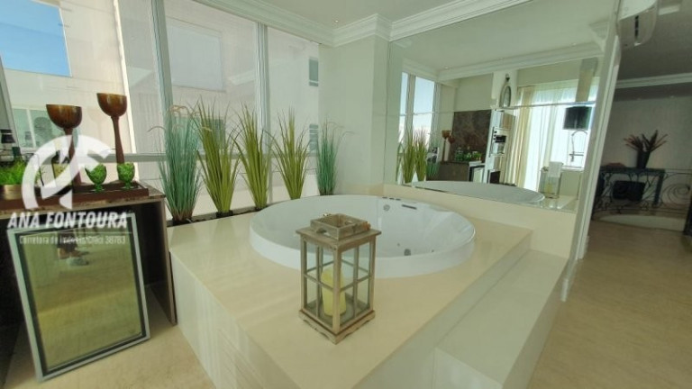 Imagem Cobertura com 3 Quartos à Venda, 273 m² em Centro - Balneário Camboriú