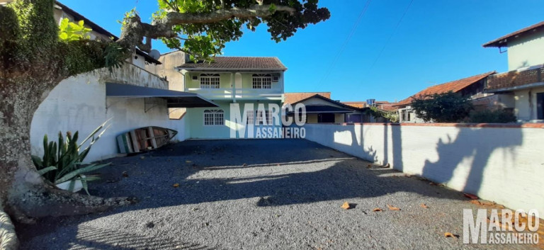 Imagem Casa com 3 Quartos à Venda, 280 m² em Centro - Balneário Barra Do Sul Imagem Casa com 3 Quartos à Venda, 280 m² em Centro - Balneário Barra Do Sul