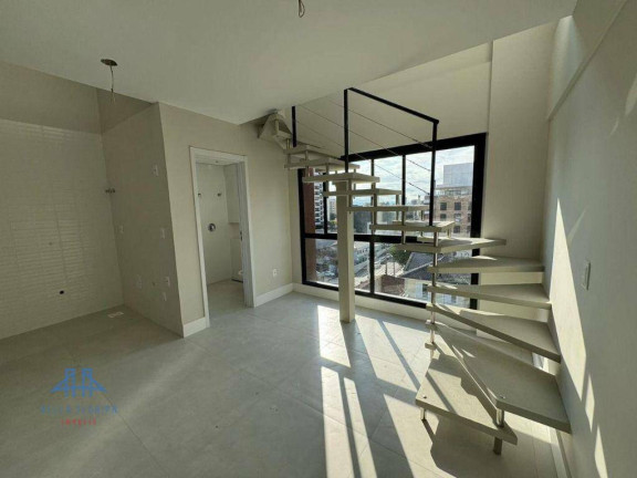 Loft com 1 Quarto à Venda, 46 m² em Centro - Florianópolis