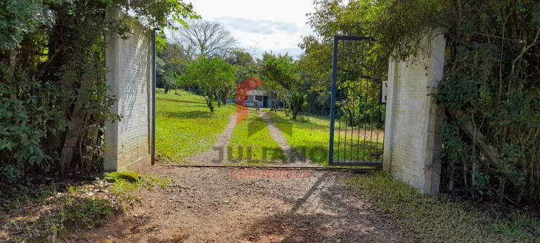 Imagem Imóvel com 3 Quartos à Venda, 2.460 m² em Restinga - Porto Alegre