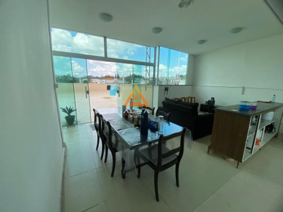 Imagem Apartamento com 2 Quartos à Venda, 225 m²