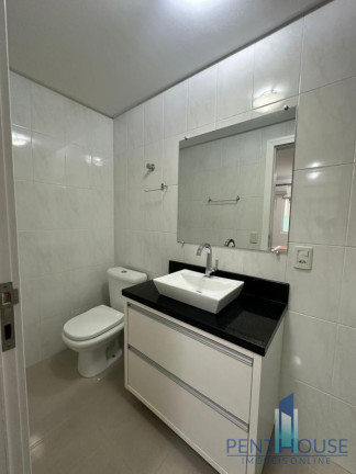 Imagem Apartamento com 2 Quartos à Venda, 130 m² em Centro - Balneário Camboriú