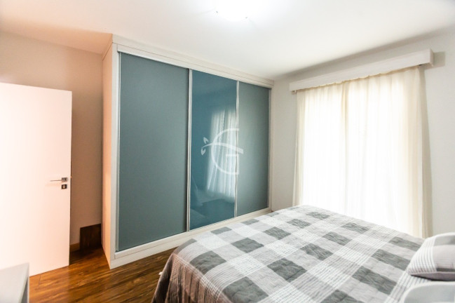 Imagem Casa com 4 Quartos à Venda, em América - Joinville Imagem Casa com 4 Quartos à Venda, em América - Joinville