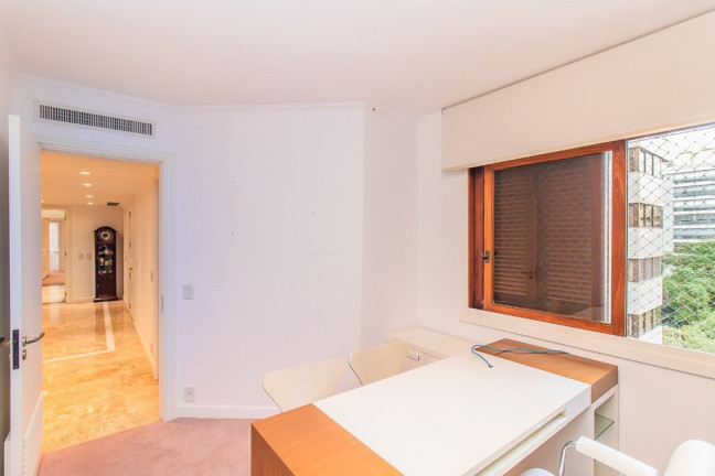 Imagem Apartamento com 3 Quartos à Venda, 309 m² em Auxiliadora - Porto Alegre Imagem Apartamento com 3 Quartos à Venda, 309 m² em Auxiliadora - Porto Alegre