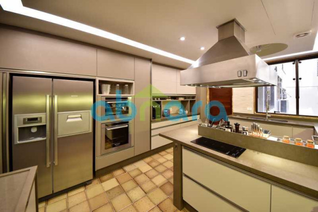 Imagem Apartamento com 4 Quartos à Venda, 600 m² em Copacabana - Rio De Janeiro Imagem Apartamento com 4 Quartos à Venda, 600 m² em Copacabana - Rio De Janeiro