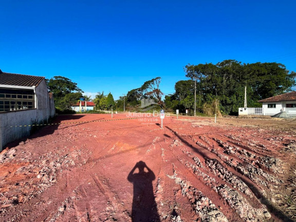Terreno à Venda, 180 m² em Barra Do Sai - Itapoá