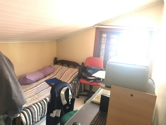 Imagem Casa com 4 Quartos à Venda, 230 m² em Jardim Itu - Porto Alegre Imagem Casa com 4 Quartos à Venda, 230 m² em Jardim Itu - Porto Alegre