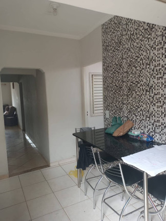 Casa com 3 Quartos à Venda,  em Limeira