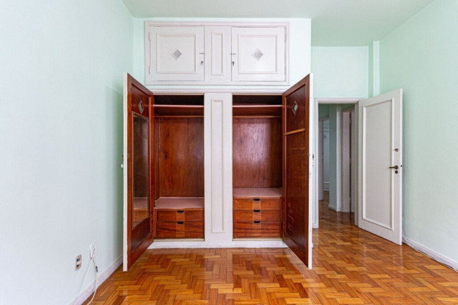 Imagem Imóvel com 3 Quartos à Venda, 126 m² em Copacabana - Rio De Janeiro Imagem Imóvel com 3 Quartos à Venda, 126 m² em Copacabana - Rio De Janeiro