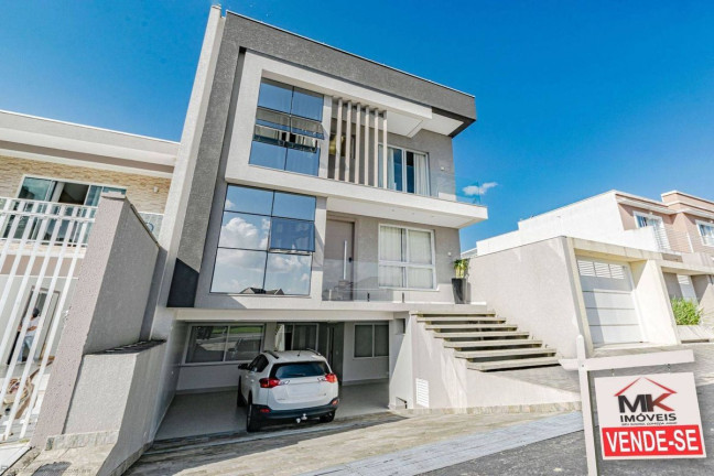 Sobrado com 3 Quartos à Venda, 380 m² em Centro - Piraquara