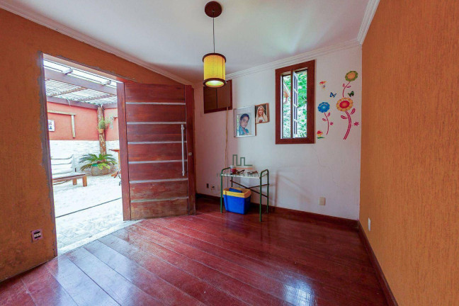 Imagem Casa com 4 Quartos à Venda, 220 m² em Itaipu - Niterói
