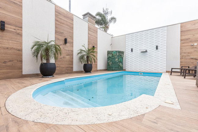 Imagem Sobrado com 4 Quartos à Venda, 206 m² em Santo Inácio - Curitiba Imagem Sobrado com 4 Quartos à Venda, 206 m² em Santo Inácio - Curitiba