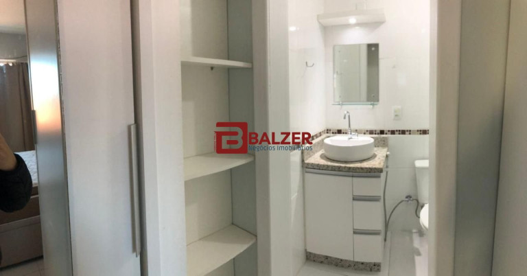 Imagem Apartamento com 2 Quartos à Venda, 59 m² em Carianos - Florianópolis