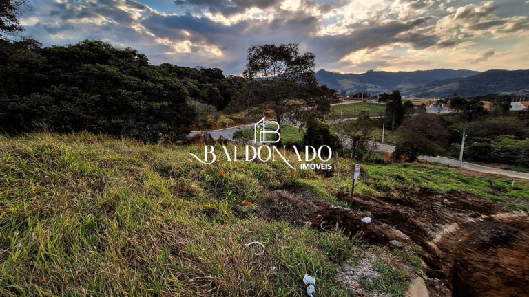 Imagem Terreno à Venda, 211 m² em Centro - Extrema Imagem Terreno à Venda, 211 m² em Centro - Extrema