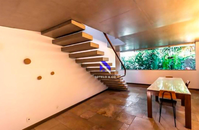 Imagem Casa com 5 Quartos à Venda, 670 m² em Alto De Pinheiros - São Paulo