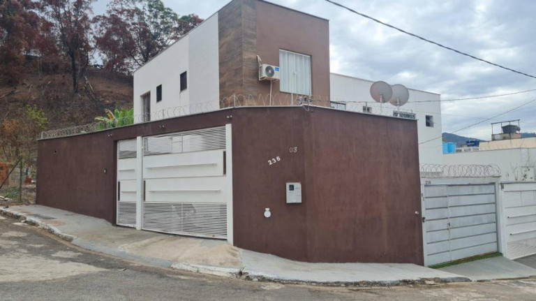Casa com 3 Quartos à Venda, 