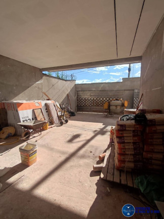 Imagem Casa com 3 Quartos à Venda, 300 m² em Setor Três Marias - Goiânia Imagem Casa com 3 Quartos à Venda, 300 m² em Setor Três Marias - Goiânia