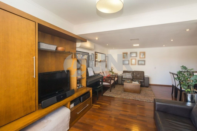 Imagem Apartamento com 3 Quartos à Venda, 110 m² em Moinhos De Vento - Porto Alegre