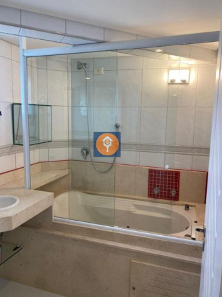 Imagem Apartamento com 4 Quartos à Venda, 206 m²