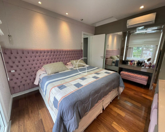 Imagem Casa com 4 Quartos à Venda, 545 m² em América - Joinville Imagem Casa com 4 Quartos à Venda, 545 m² em América - Joinville