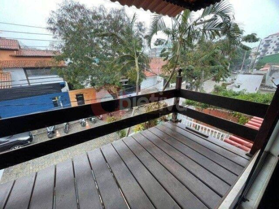 Casa com 10 Quartos à Venda, 240 m² em Passagem - Cabo Frio