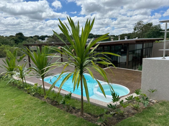 Imagem Casa com 3 Quartos à Venda, 363 m² em Butiatuvinha - Curitiba Imagem Casa com 3 Quartos à Venda, 363 m² em Butiatuvinha - Curitiba