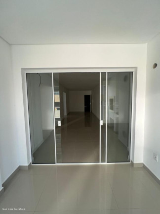 Imagem Imóvel com 3 Quartos à Venda, 92 m² em Meia Praia - Itapema Imagem Imóvel com 3 Quartos à Venda, 92 m² em Meia Praia - Itapema